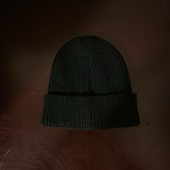The North Face | Black Logo Cuffed Beanie One Size - Picture 2 of 3